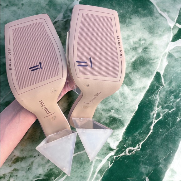 Gianni Bini Caylor Clear Patent Square Toe Triangle 3.5" Heel Sandals 11M - Picture 5 of 5